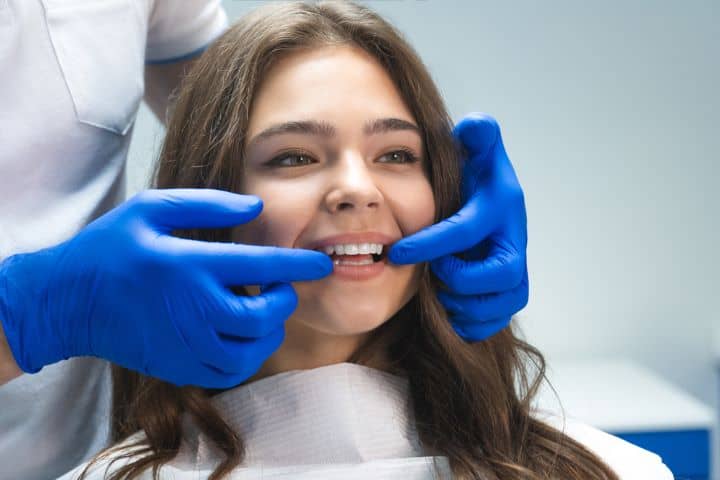 Choosing a Dentist for Dental Veneers